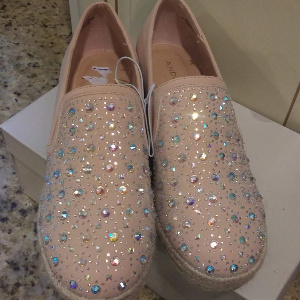 ⭐Womens Bedazzled PINK Shoes